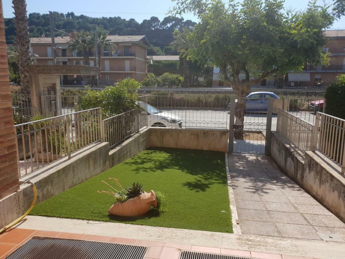 Appartamento Emilia Cupra Marittima Exterior foto